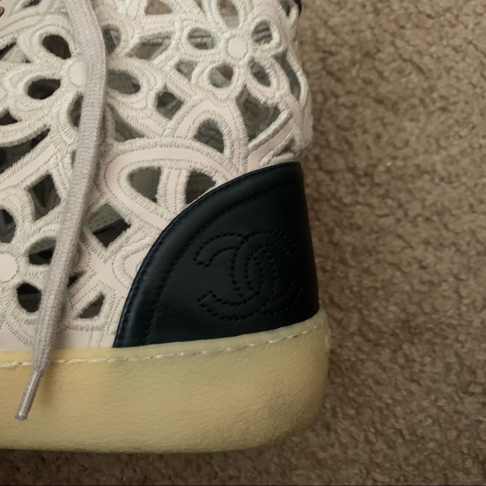 Chanel cut out Flower Sneakers - Picture 3 of 10
